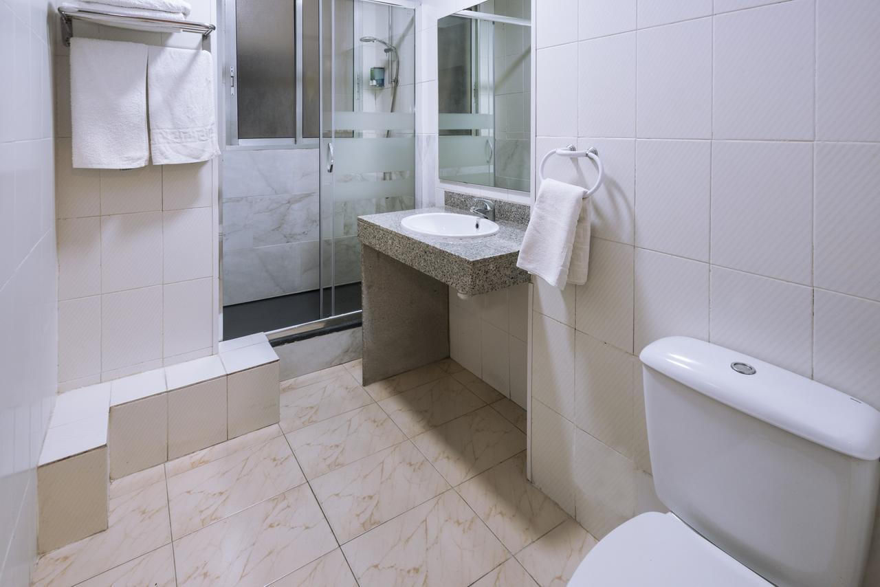 Hotel Niza Salou Buitenkant foto