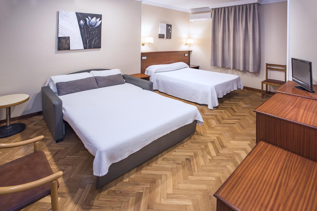 Hotel Niza Salou Buitenkant foto