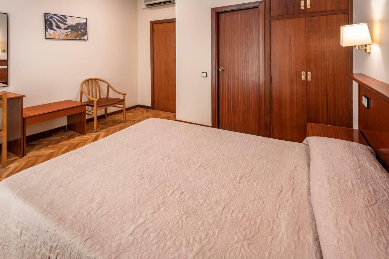 Hotel Niza Salou Buitenkant foto